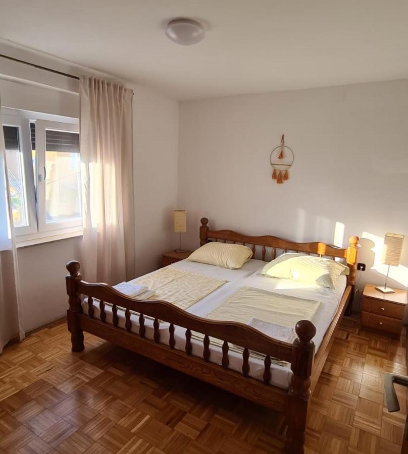 Apartmani Jelena Petrcane Esterno foto