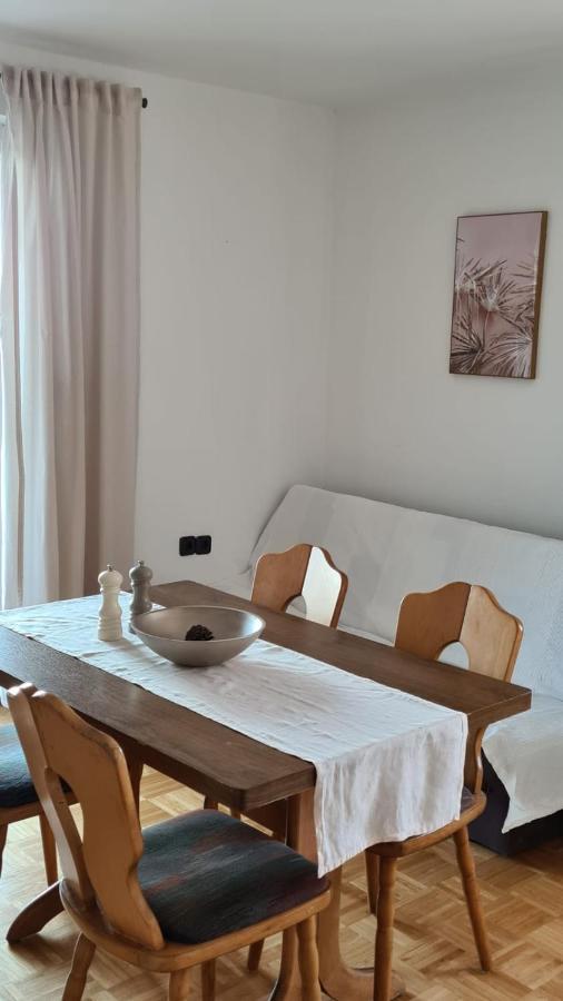 Apartmani Jelena Petrcane Esterno foto