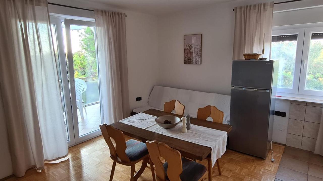 Apartmani Jelena Petrcane Esterno foto