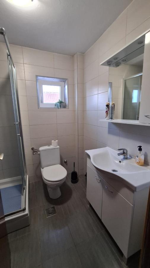 Apartmani Jelena Petrcane Esterno foto