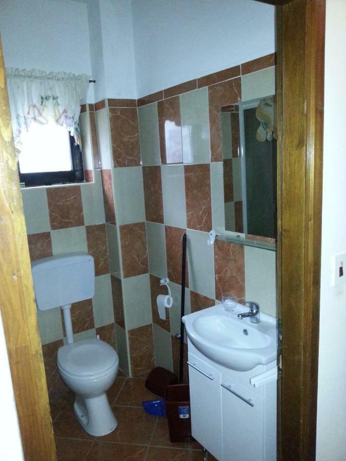Apartmani Jelena Petrcane Esterno foto