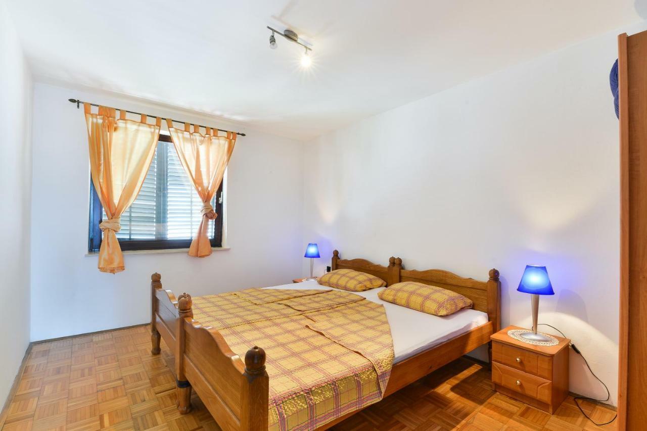 Apartmani Jelena Petrcane Esterno foto
